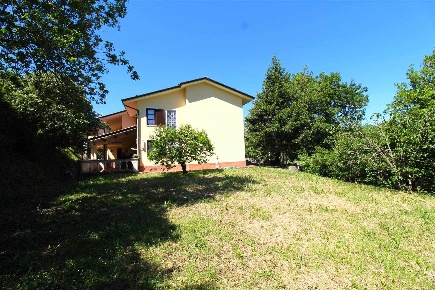 Foto Villa unifamiliare in via molino, Aulla in vendita