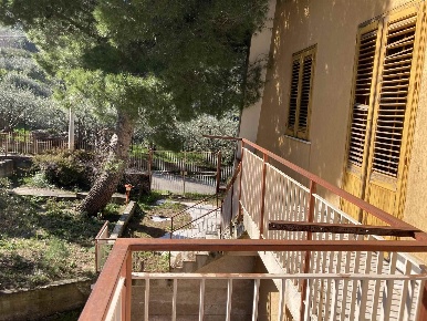 Foto Villa unifamiliare in CONTRADA BUTTAFUOCO, Altofonte di 450 m²
