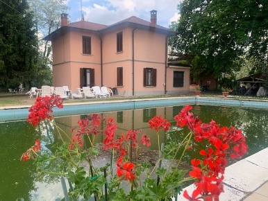 Foto Villa unifamiliare a Gambolò di 200 m² con 8 locali in vendita