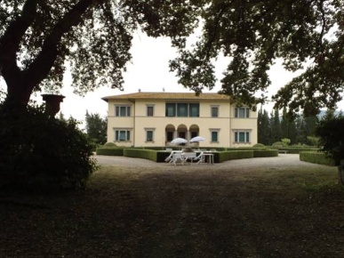 Foto Villa unifamiliare a Monteriggioni di 720 m² con 15 locali in vendita