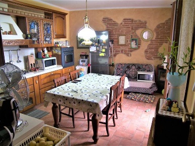 Foto Appartamento a Foiano della Chiana Centro di 115 m² con 10 locali