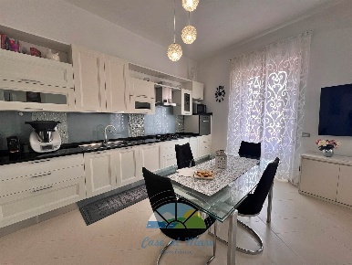 Foto Appartamento in CENTRO, La Maddalena di 110 m² con 5 locali in vendita
