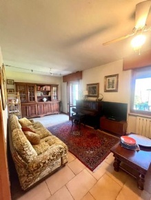 Foto Appartamento a Barga di 97 m² con 6 locali in vendita