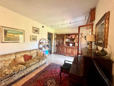 Foto Appartamento a Barga di 97 m² con 6 locali in vendita