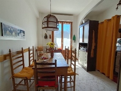 Foto Appartamento a Barberino di Mugello Centro di 120 m² con 5 locali