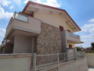 Foto Appartamento a Bonate Sopra Centro di 80 m² con 3 locali in vendita