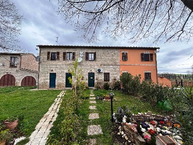 Foto Appartamento a Treia di 70 m² con 3 locali in vendita