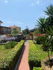 Foto Appartamento a Bordighera Due Strade di 85 m² con 3 locali in vendita