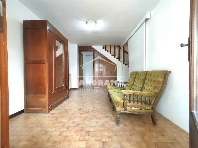 Foto Appartamento a Coriano di 113 m² con 5 locali in vendita