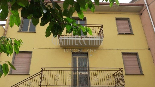 Foto Appartamento a Santo Stefano di Magra Centro di 80 m² con 3 locali