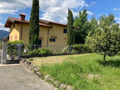 Foto Villa unifamiliare in via nazionale, Aulla Centro in vendita