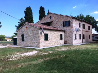Foto Appartamento a Treia di 63 m² con 3 locali in vendita