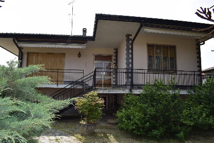 Foto Villa unifamiliare in corso umberto 294, Gambolò Centro di 170 m²