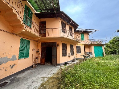 Foto Villa bifamiliare a Gambolò Centro di 343 m² con 12 locali in vendita