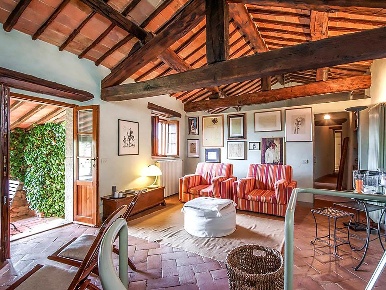 Foto Appartamento a Bucine di 200 m² con 9 locali in vendita