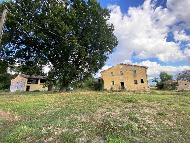 Foto Appartamento a Matelica di 679 m² con 8 locali in vendita