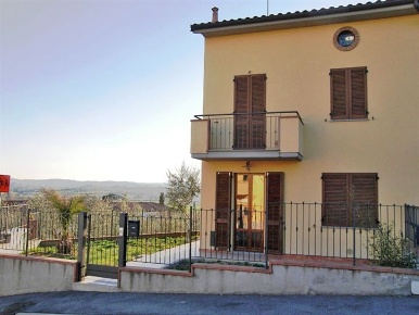 Foto Appartamento a Foiano della Chiana Centro di 75 m² con 1 locali