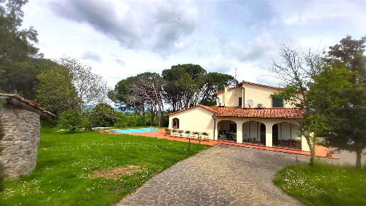Foto Villa unifamiliare a Barberino di Mugello in vendita