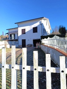 Foto Villa bifamiliare in via nazionale, Aulla Centro in vendita