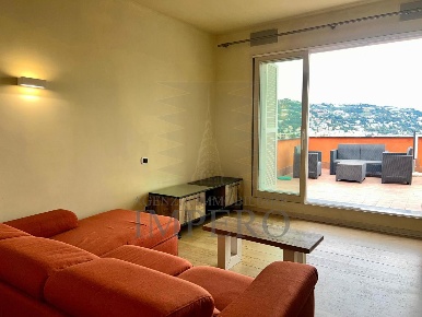 Foto Appartamento in Via Madonna della Ruota, Bordighera di 110 m²