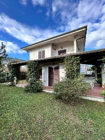 Foto Villa bifamiliare in Viale Alcide de Gasperi 130, San Felice Circeo