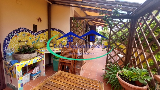 Foto Villa bifamiliare a Livorno Montenero Basso - Montenero Alto di 200 m²