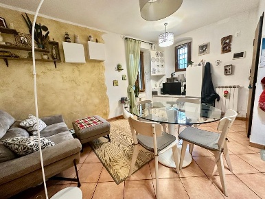 Foto Appartamento a Santo Stefano di Magra di 65 m² con 3 locali in vendita