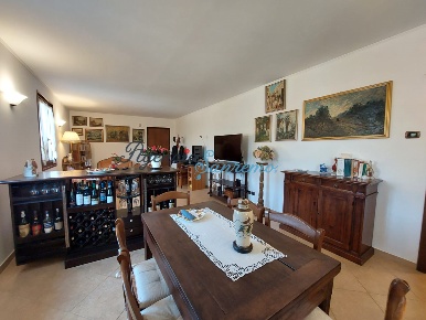 Foto Villa unifamiliare in Via Principessa Mafalda, Bordighera di 126 m²