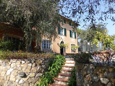 Foto Villa unifamiliare in zona Salada, Alassio in vendita
