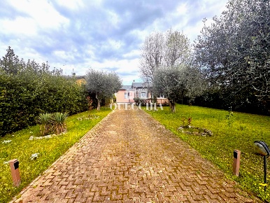 Foto Villa unifamiliare in località fornaci, Peschiera del Garda in vendita