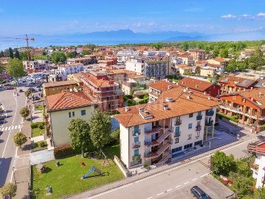 Foto Appartamento in VIA SEBINO, Peschiera del Garda di 98 m² con 4 locali