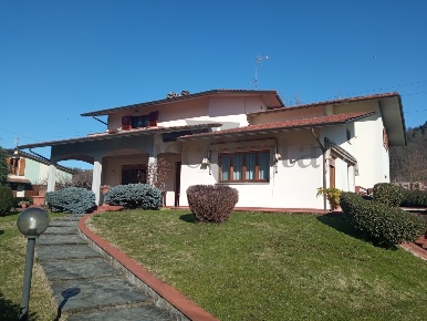 Foto Villa unifamiliare in Via della Repubblica 389, Barga Fornaci Di Barga