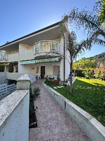 Foto Villa bifamiliare in Via Roma 177, San Felice Circeo Centro di 130 m²