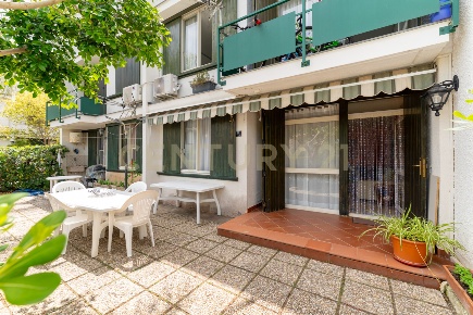 Foto Appartamento in Via della Grotta 2, Augusta di 118 m² con 6 locali