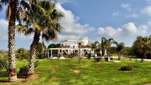 Foto Villa unifamiliare a Melendugno di 217 m² con 8 locali in vendita