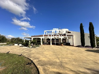 Foto Villa unifamiliare a Melendugno di 217 m² con 8 locali in vendita