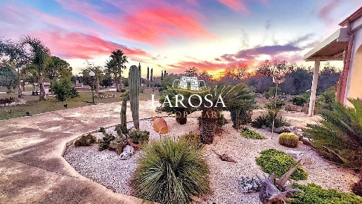 Foto Villa unifamiliare a Melendugno di 217 m² con 8 locali in vendita