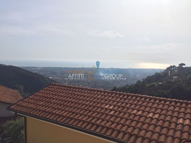Foto Villa unifamiliare in Via Lenzetti 1, Montignoso di 200 m² in vendita