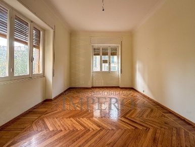Foto Appartamento in Via 1º Maggio 60, Bordighera Centro di 126 m²