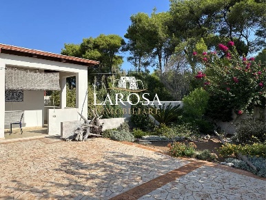 Foto Villa bifamiliare a Melendugno Torre Specchia Ruggeri di 80 m²