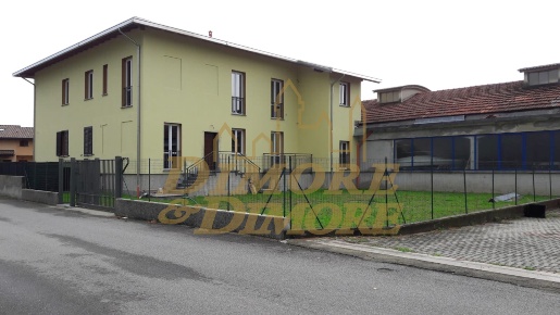 Foto Appartamento a Castelletto sopra Ticino Centro di 70 m² con 12 locali