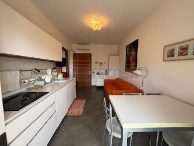 Foto Appartamento in Via Ugo Foscolo 28, Loano Centro di 45 m² con 3 locali