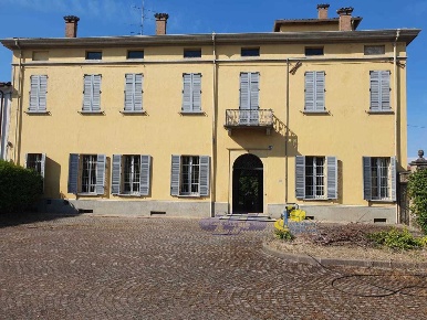 Foto Appartamento in STRADA PER PARMA 7, Langhirano di 698 m² con 13 locali