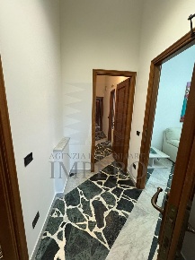 Foto Appartamento in Via Vittorio Veneto 10, Bordighera Centro di 135 m²