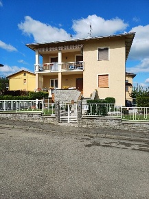 Foto Appartamento a Medesano di 60 m² con 3 locali in vendita