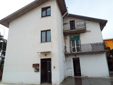 Foto Villa bifamiliare in VIA SALETTI, Atessa Centro di 200 m² in vendita