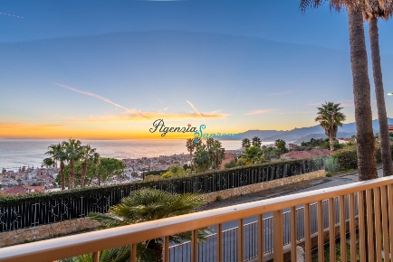 Foto Appartamento in Via degli Inglesi 8, Bordighera Zona Collinare