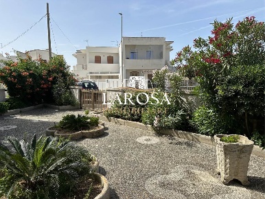 Foto Appartamento a Melendugno San Foca di 81 m² con 4 locali in vendita