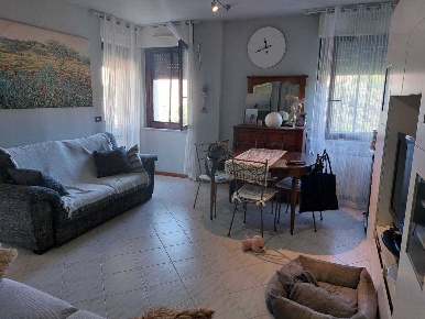 Foto Appartamento in Via Valle, Arcola Centro di 96 m² con 5 locali