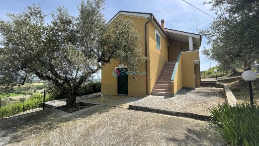 Foto Villa singola a Atri di 114 m² con 4 locali in vendita
